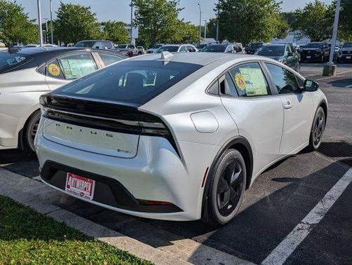 2025 Toyota Prius L