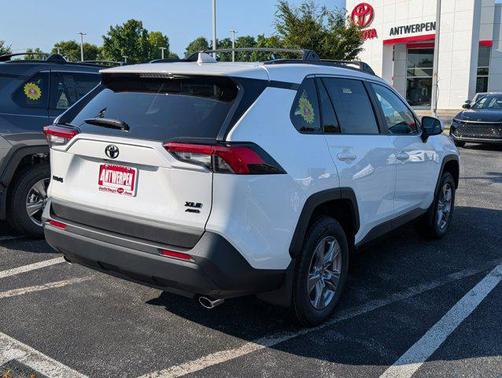 2025 Toyota RAV4 XLE