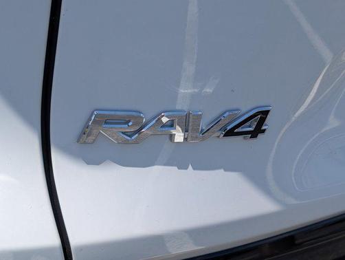 2025 Toyota RAV4 Hybrid SE
