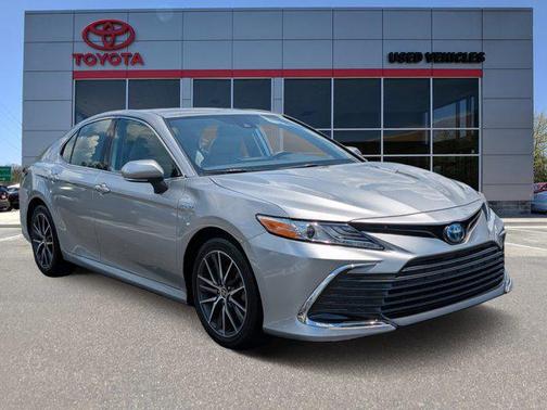 2021 Toyota Camry Hybrid XLE
