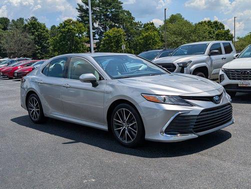 2021 Toyota Camry Hybrid XLE