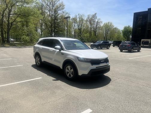 2023 Kia Sorento LX