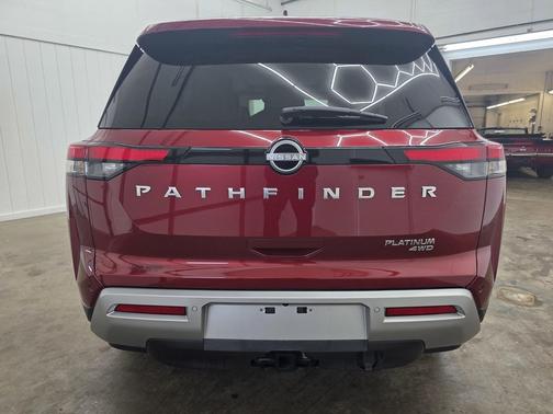 2023 Nissan Pathfinder Platinum 4WD