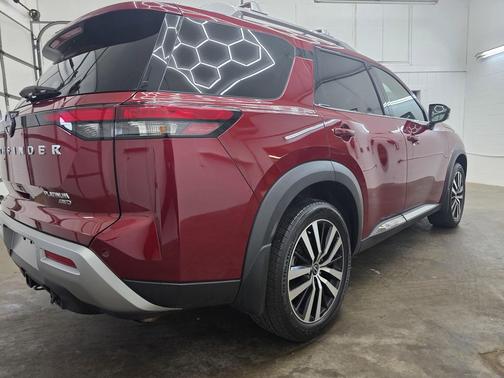 2023 Nissan Pathfinder Platinum 4WD