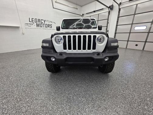 Bright White Clearcoat 2020 Jeep Gladiator Sport S