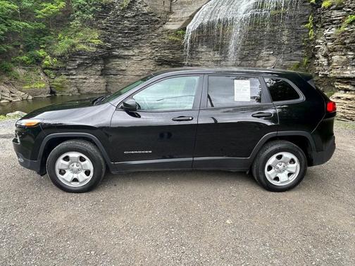 2017 Jeep Cherokee Sport
