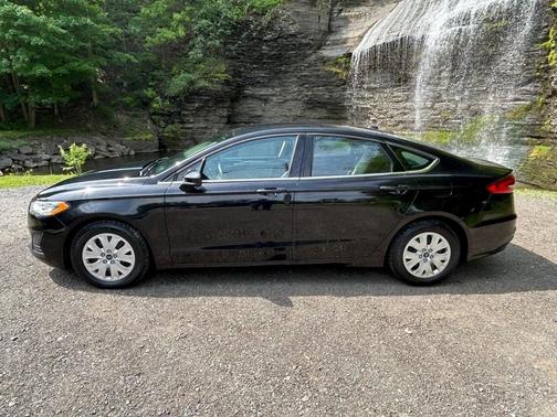 2019 Ford Fusion S
