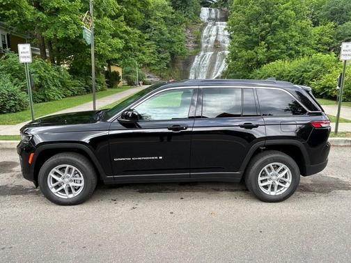 2025 Jeep Grand Cherokee Laredo X