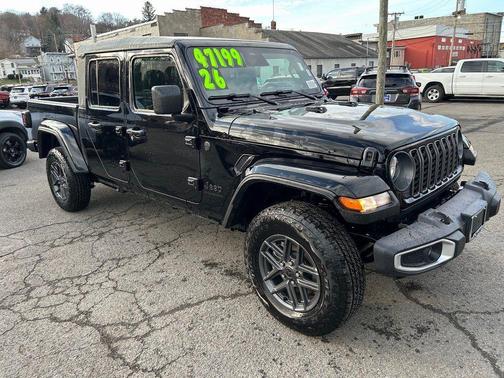 2026 Jeep Gladiator Sport