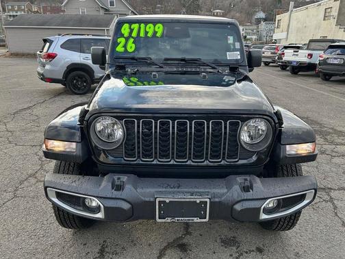 2026 Jeep Gladiator Sport