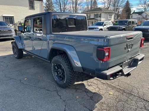 2026 Jeep Gladiator Sport