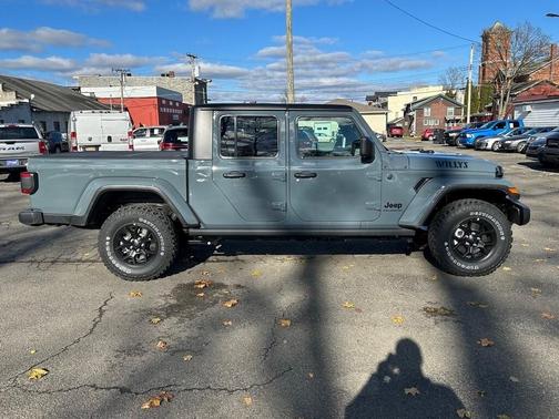 2026 Jeep Gladiator Sport
