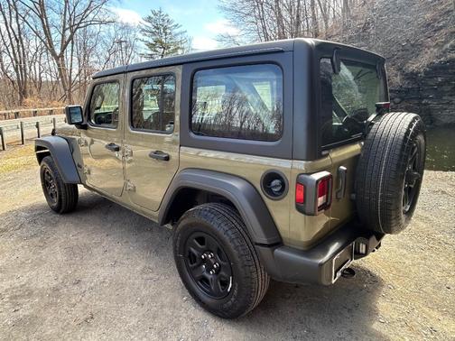 2025 Jeep Wrangler Sport
