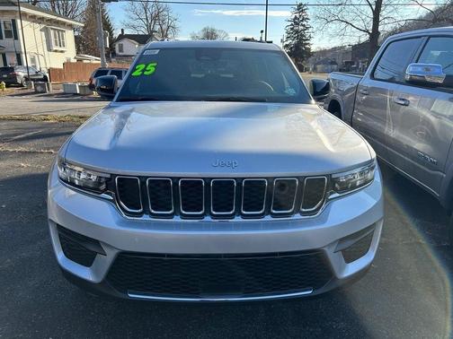 2025 Jeep Grand Cherokee Laredo