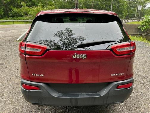 2017 Jeep Cherokee Sport