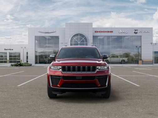 2026 Jeep Grand Cherokee Laredo
