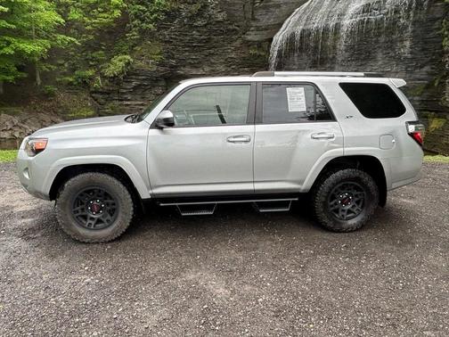2022 Toyota 4Runner SR5