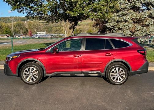 2022 Subaru Outback Premium