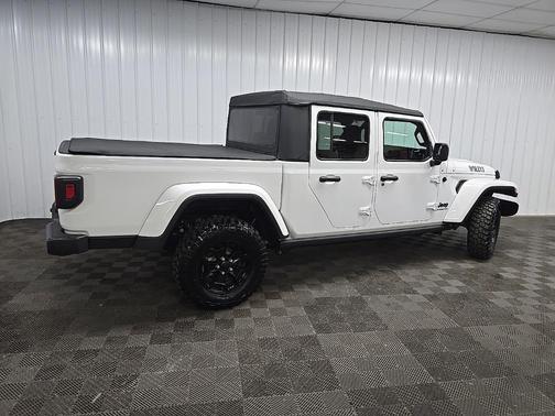 2022 Jeep Gladiator Sport