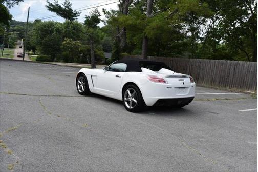 2008 Saturn Sky Red Line