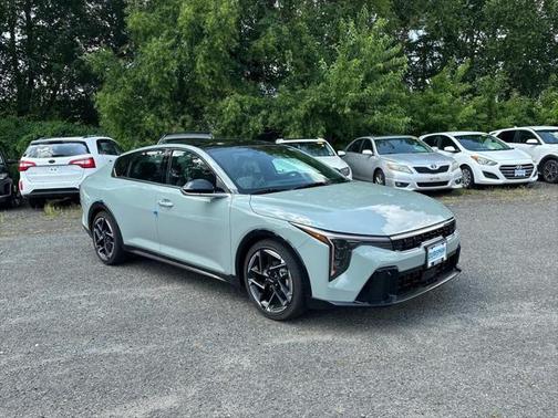 2025 Kia K4 GT-Line