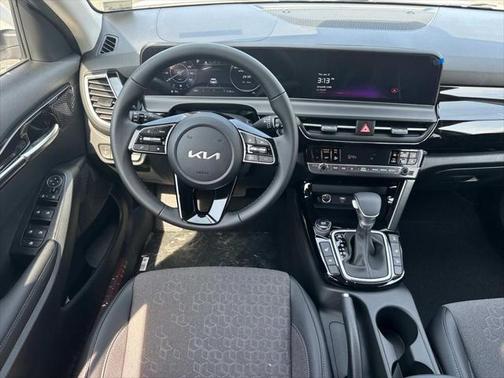 2025 Kia Seltos X-Line