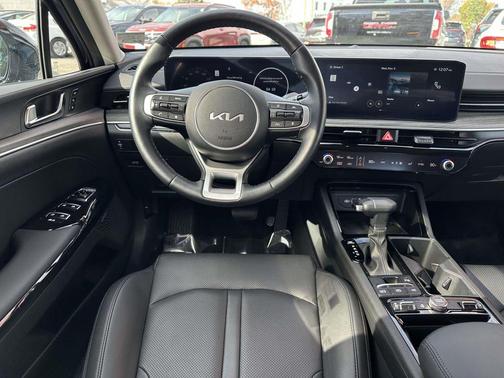 2025 Kia K5 EX