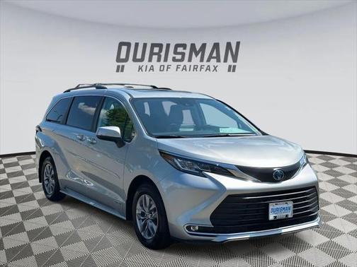 2021 Toyota Sienna XLE 7 Passenger