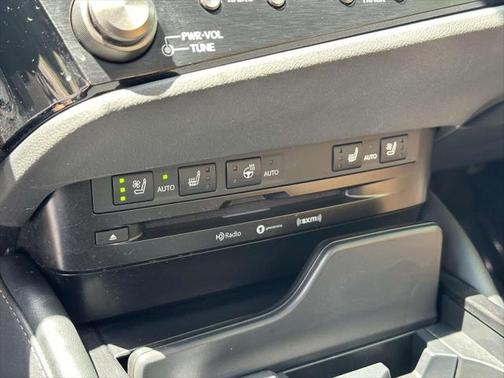 2022 Lexus ES 300h Base