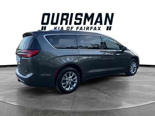 Granite Crystal Metallic Clearcoat 2021 Chrysler Pacifica Touring L