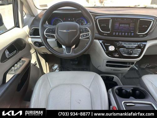 2017 Chrysler Pacifica Touring-L