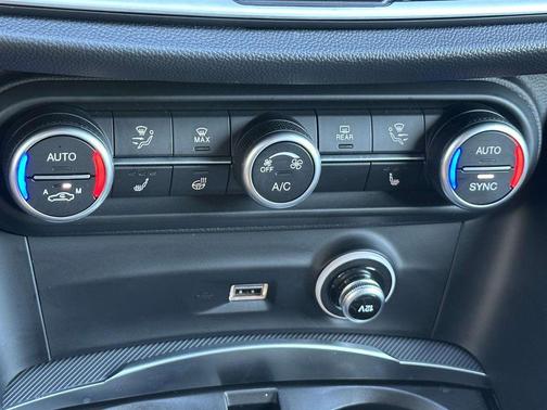 2022 Alfa Romeo Stelvio Ti