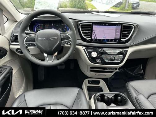2024 Chrysler Pacifica Hybrid Select