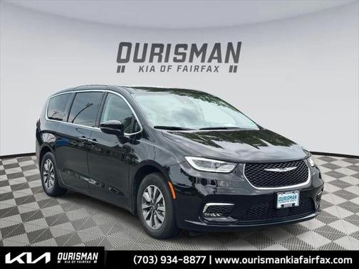 2024 Chrysler Pacifica Hybrid Select
