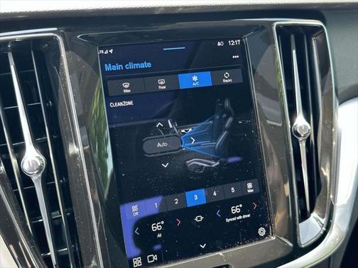 2024 Volvo S60 B5 Core Dark Theme
