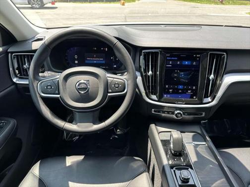 2024 Volvo S60 B5 Core Dark Theme