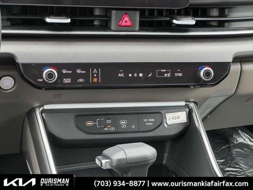 2025 Kia Carnival EX