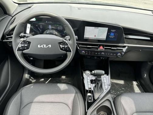 2025 Kia Niro SX