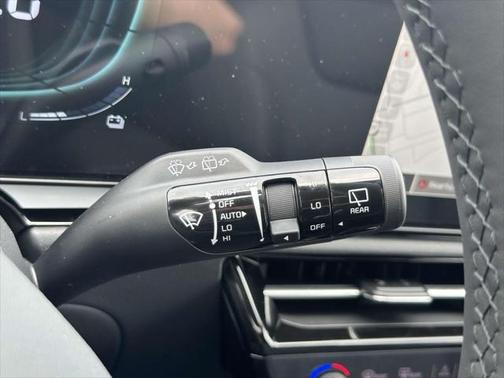 2025 Kia Niro SX