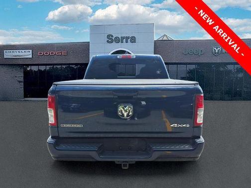 Patriot Blue Pearlcoat 2022 RAM 1500 Big Horn/Lone Star