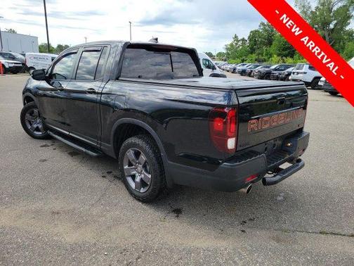 Crystal Black Pearl 2024 Honda Ridgeline TrailSport