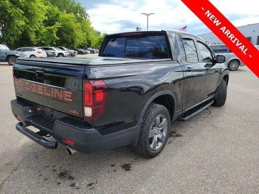 Crystal Black Pearl 2024 Honda Ridgeline TrailSport