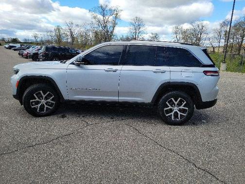 Silver Zynith 2023 Jeep Grand Cherokee Limited