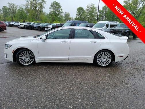 White Platinum Metallic Tri-Coat 2017 Lincoln MKZ Reserve I