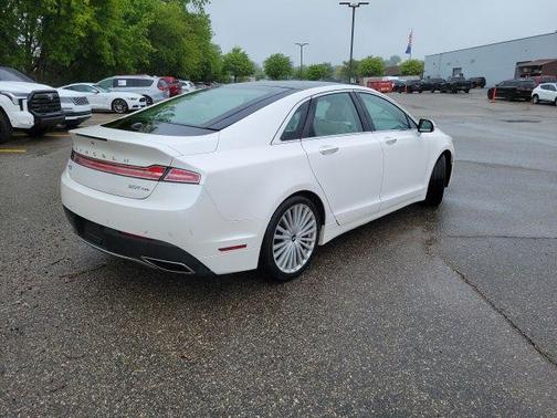 White Platinum Metallic Tri-Coat 2017 Lincoln MKZ Reserve I