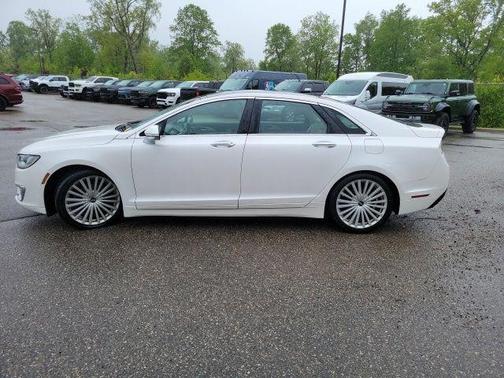White Platinum Metallic Tri-Coat 2017 Lincoln MKZ Reserve I