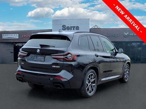 Brilliant Black Crystal Pearlcoat 2018 RAM 1500 Laramie