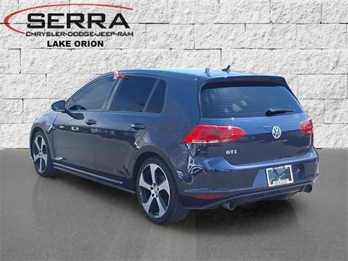 2016 Volkswagen Golf GTI 2.0T SE 4-Door