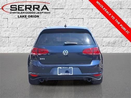 2016 Volkswagen Golf GTI 2.0T SE 4-Door