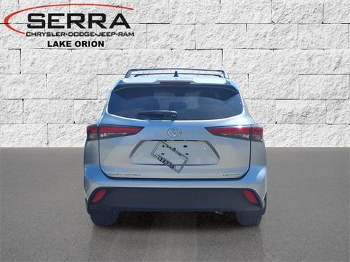 2022 Toyota Highlander LE